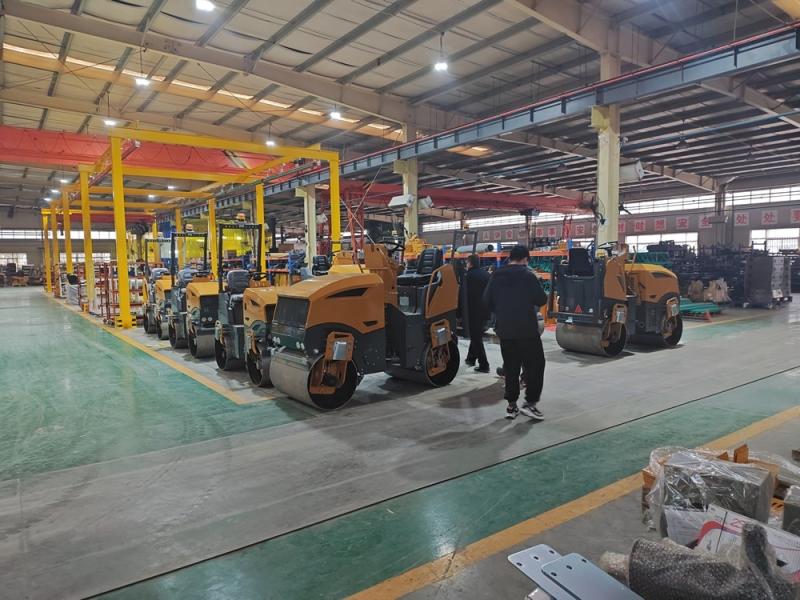 小型壓路機價格不能盲從，先把知識來學(xué)起！